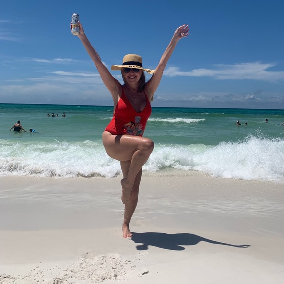 Meet your Posher, Ellen - Picture 4 of 6